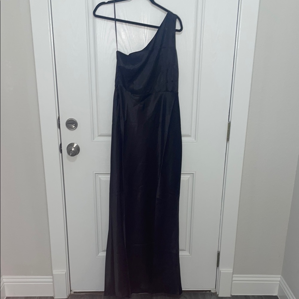 Elegant Black One-Shoulder Dress